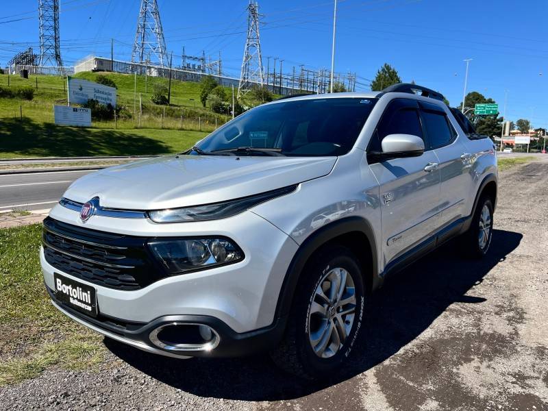 FIAT - TORO - 2017/2018 - Prata - R$ 94.900,00