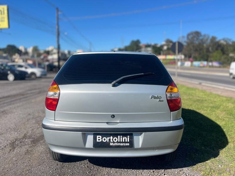 FIAT - PALIO - 2003/2003 - Prata - R$ 18.500,00