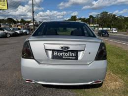 FORD - FIESTA - 2013/2014 - Prata - R$ 36.900,00
