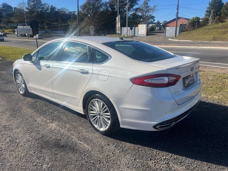 FORD - FUSION - 2013/2014 - Branca - R$ 75.000,00