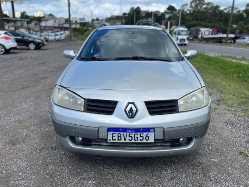 RENAULT - MÉGANE - 2009/2009 - Prata - R$ 23.900,00