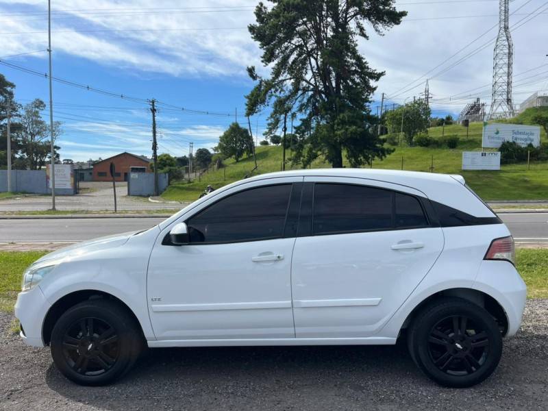 CHEVROLET - AGILE - 2010/2011 - Branca - R$ 33.900,00