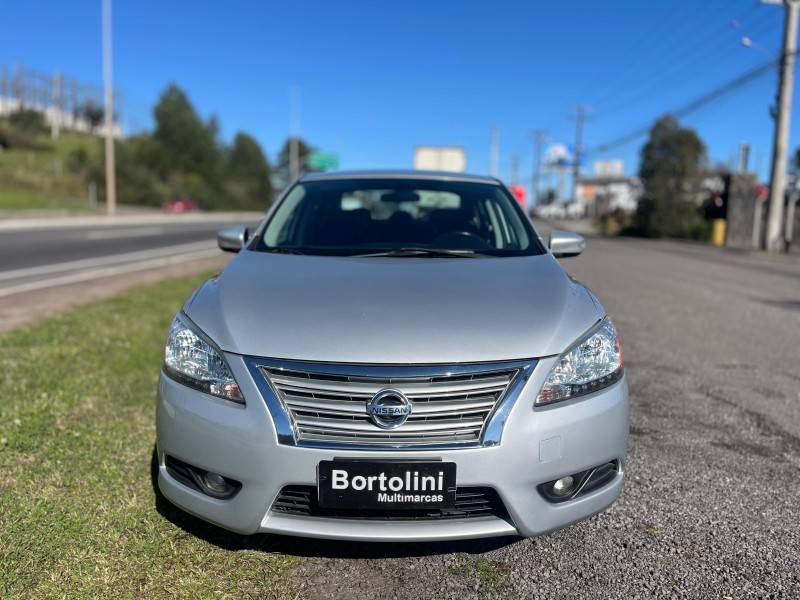 NISSAN - SENTRA - 2013/2014 - Prata - R$ 45.900,00