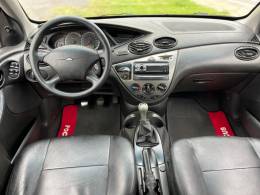 FORD - FOCUS - 2008/2008 - Vermelha - R$ 25.900,00