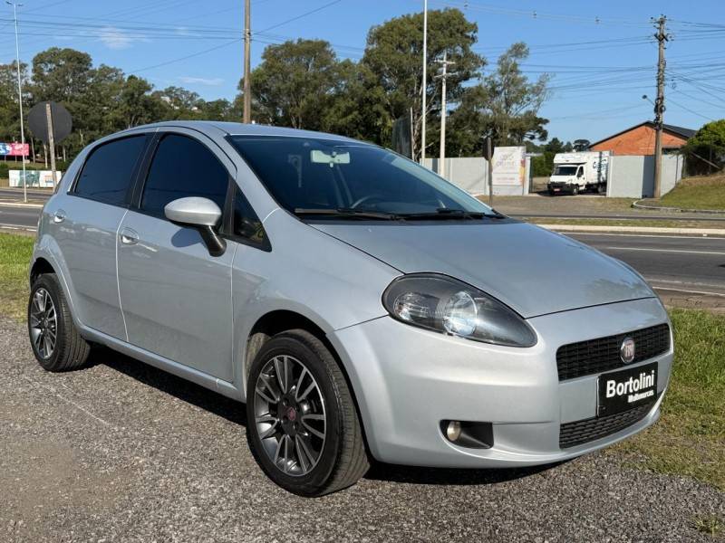 FIAT - PUNTO - 2011/2011 - Prata - R$ 35.900,00