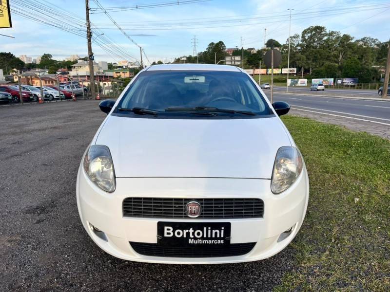 FIAT - PUNTO - 2011/2012 - Branca - R$ 35.900,00