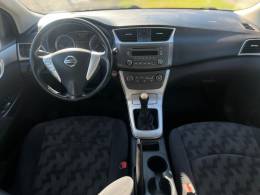 NISSAN - SENTRA - 2013/2014 - Prata - R$ 45.900,00
