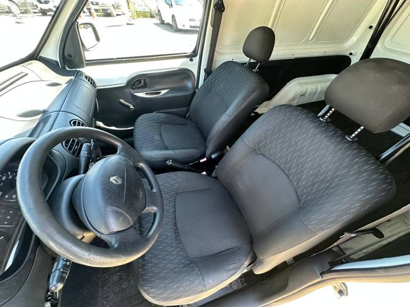RENAULT - KANGOO - 2014/2015 - Branca - R$ 46.900,00