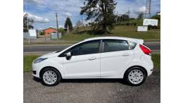 FORD - FIESTA - 2015/2016 - Branca - R$ 46.900,00