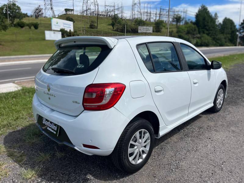 RENAULT - SANDERO - 2016/2016 - Branca - R$ 41.900,00