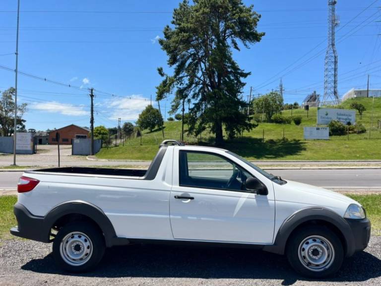 FIAT - STRADA - 2016/2016 - Branca - R$ 51.900,00