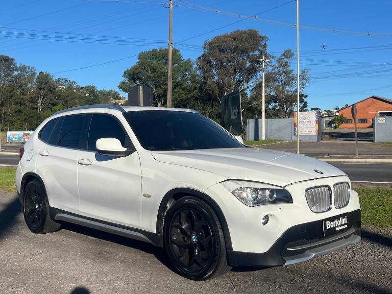 BMW - X1 - 2011/2012 - Branca - R$ 75.000,00