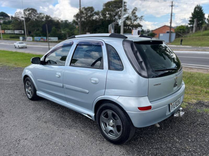 CHEVROLET - CORSA - 2009/2009 - Prata - R$ 28.900,00