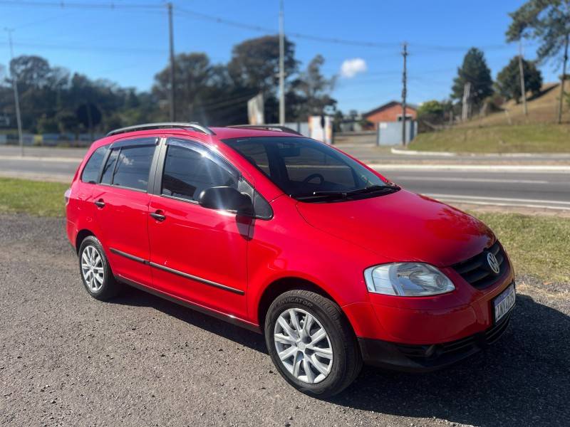 VOLKSWAGEN - SPACEFOX - 2007/2008 - Vermelha - R$ 32.900,00