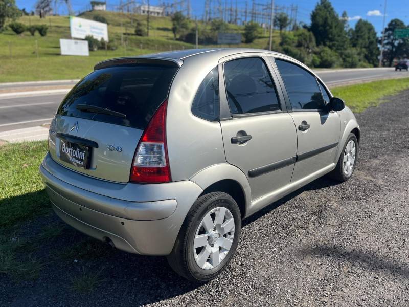 CITROËN - C3 - 2011/2012 - Prata - R$ 27.900,00