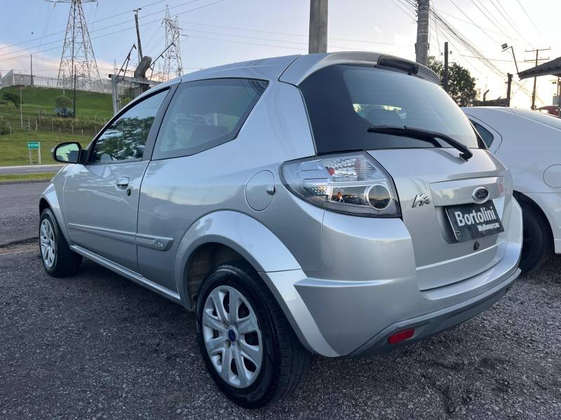 FORD - KA - 2011/2012 - Prata - R$ 26.900,00