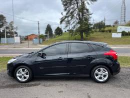 FORD - FOCUS - 2013/2014 - Preta - R$ 49.900,00