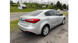 KIA MOTORS - CERATO - 2014/2015 - Prata - R$ 66.900,00