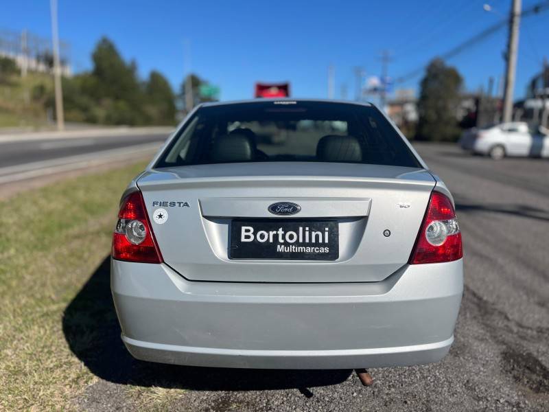 FORD - FIESTA - 2009/2009 - Prata - R$ 28.900,00