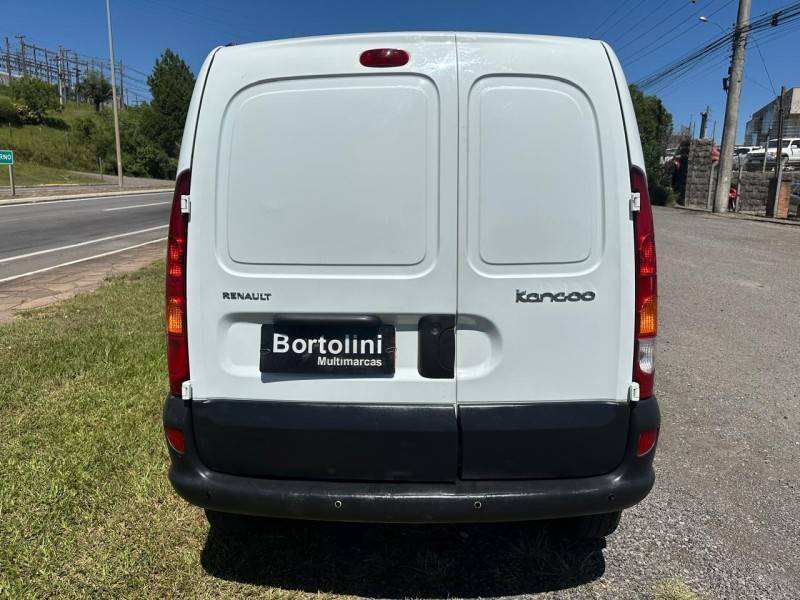 RENAULT - KANGOO - 2014/2015 - Branca - R$ 46.900,00