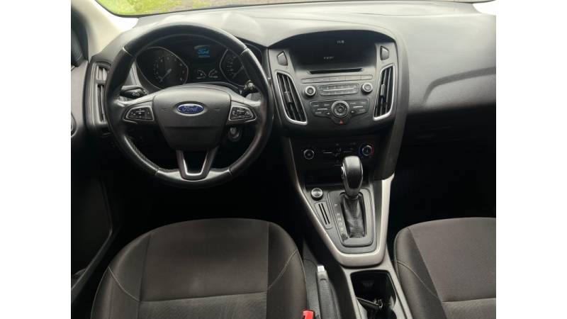 FORD - FOCUS - 2017/2018 - Preta - R$ 61.900,00