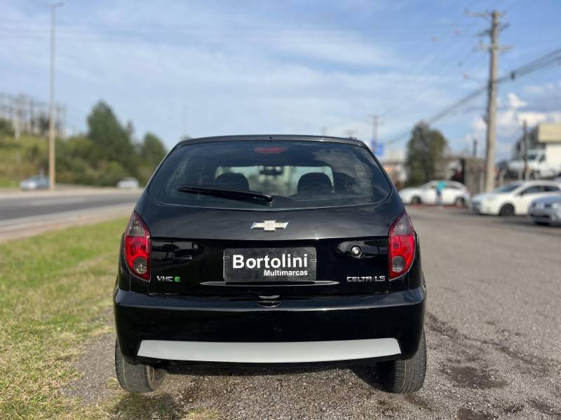 CHEVROLET - CELTA - 2013/2013 - Preta - R$ 27.900,00