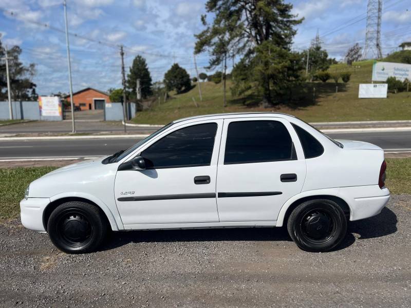 CHEVROLET - CLASSIC - 2004/2005 - Branca - R$ 17.900,00