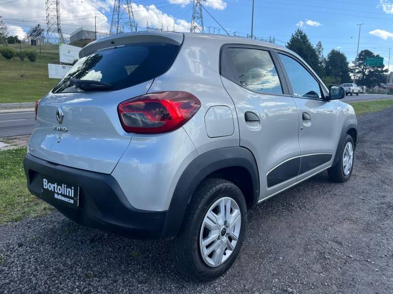 RENAULT - KWID - 2017/2018 - Prata - R$ 42.000,00