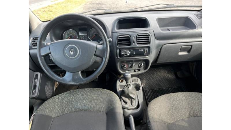 RENAULT - CLIO - 2013/2014 - Bege - R$ 29.900,00