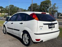 FORD - FOCUS - 2005/2006 - Branca - R$ 23.000,00