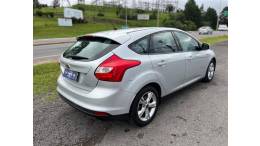 FORD - FOCUS - 2014/2015 - Prata - R$ 53.900,00