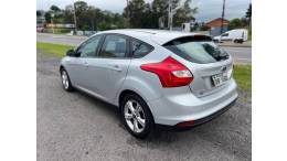 FORD - FOCUS - 2014/2015 - Prata - R$ 53.900,00