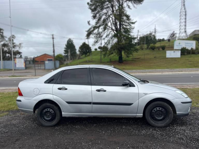 FORD - FOCUS - 2007/2007 - Prata - R$ 22.900,00