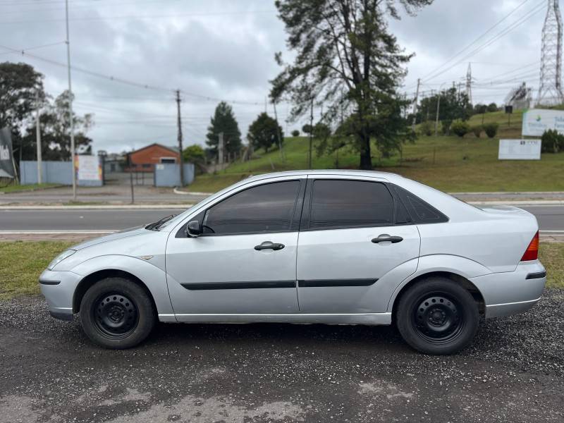 FORD - FOCUS - 2007/2007 - Prata - R$ 22.900,00