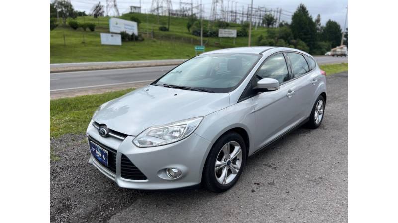 FORD - FOCUS - 2014/2015 - Prata - R$ 53.900,00