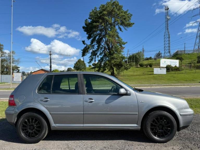 VOLKSWAGEN - GOLF - 2004/2004 - Cinza - R$ 29.900,00