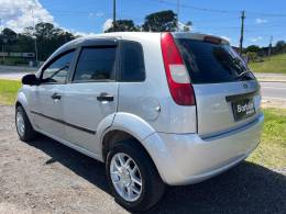 FORD - FIESTA - 2004/2005 - Prata - R$ 19.900,00