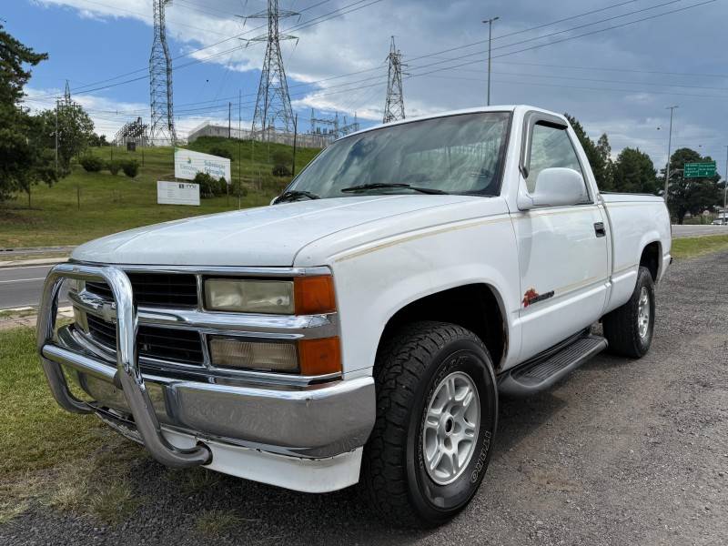 CHEVROLET - SILVERADO - 1997/1998 - Branca - R$ 65.000,00