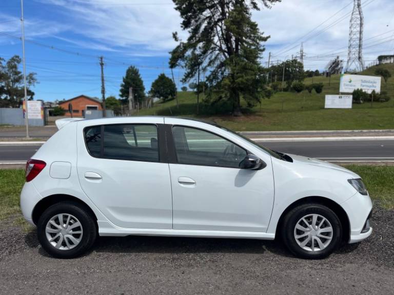 RENAULT - SANDERO - 2016/2016 - Branca - R$ 41.900,00