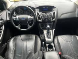 FORD - FOCUS - 2013/2014 - Preta - R$ 49.900,00