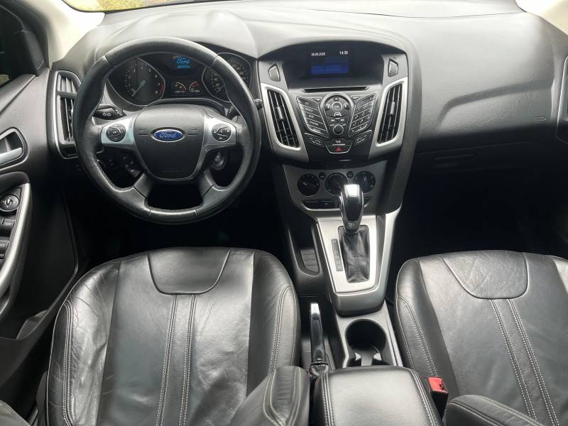 FORD - FOCUS - 2013/2014 - Preta - R$ 49.900,00