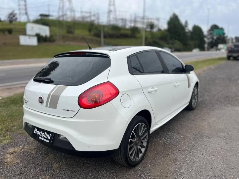 FIAT - BRAVO - 2014/2014 - Branca - R$ 42.900,00