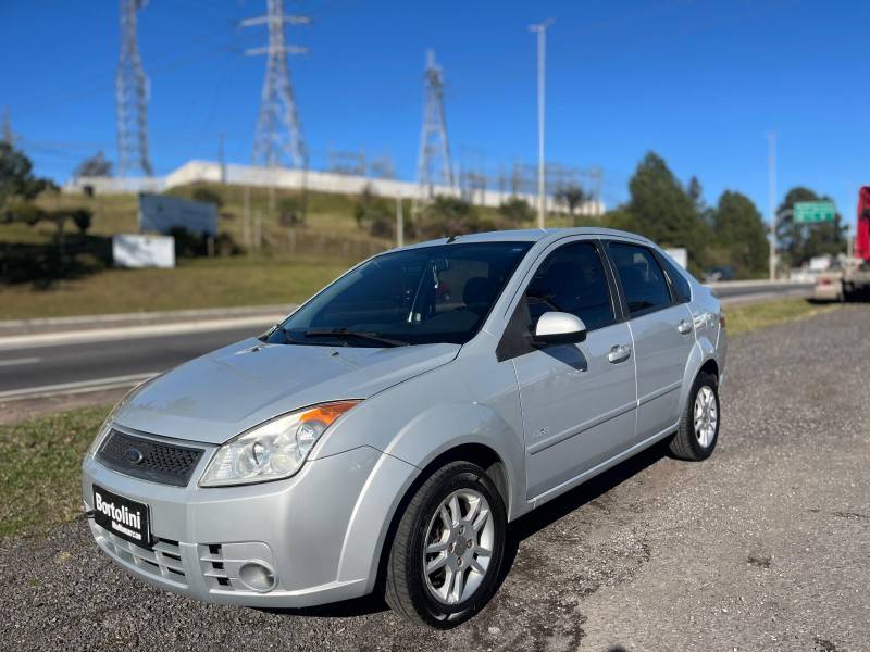 FORD - FIESTA - 2009/2009 - Prata - R$ 28.900,00