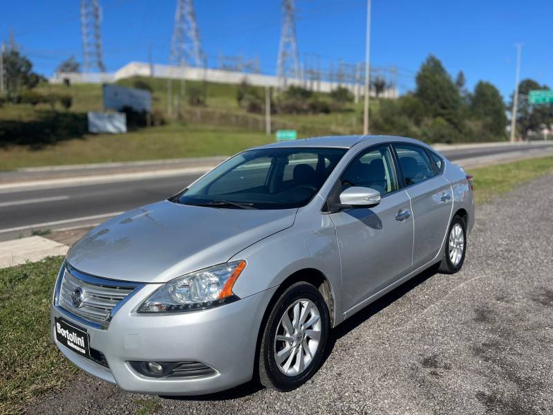 NISSAN - SENTRA - 2013/2014 - Prata - R$ 45.900,00