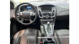 FORD - FOCUS - 2014/2015 - Branca - R$ 58.900,00