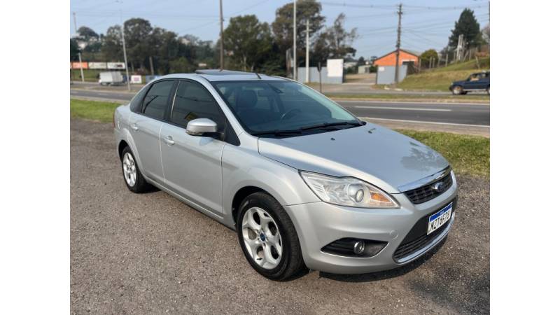 FORD - FOCUS - 2012/2012 - Prata - R$ 42.900,00