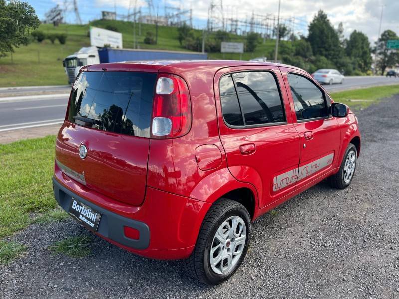FIAT - UNO - 2011/2012 - Vermelha - R$ 31.000,00