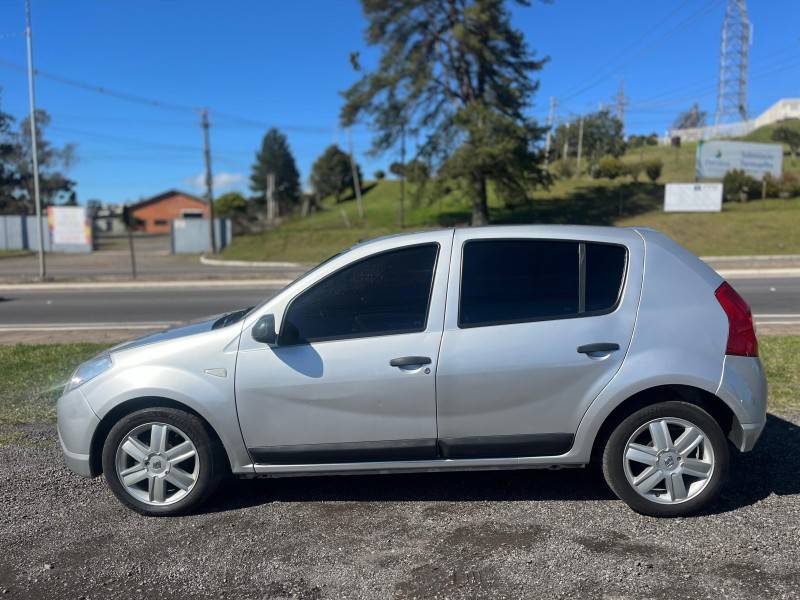 RENAULT - SANDERO - 2010/2011 - Prata - R$ 30.900,00