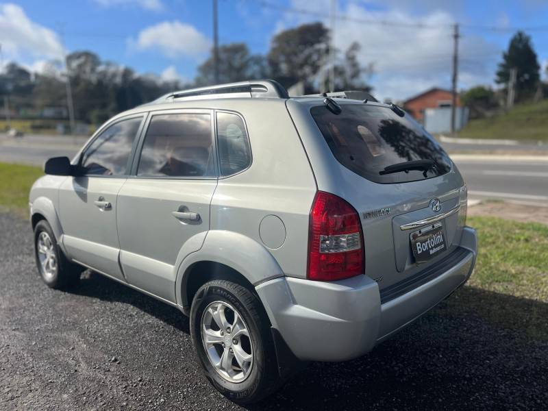 HYUNDAI - TUCSON - 2011/2012 - Prata - R$ 42.900,00