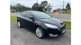 FORD - FOCUS - 2017/2018 - Preta - R$ 61.900,00